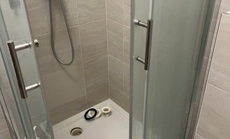 Přetěsnění sprchového koutu a sifonu - stav před realizací