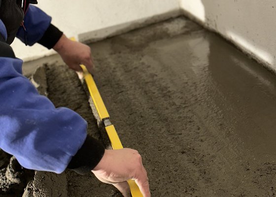 Rekonstrukce domu - betonová podlaha