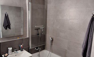 Rekonstrukce koupelny-výměna vany za sprchový kout - stav před realizací