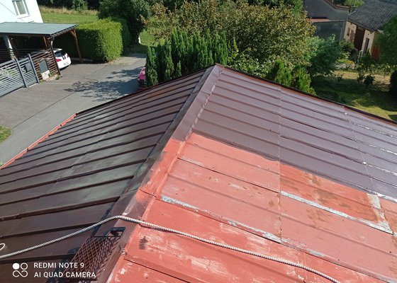 Nátěr střechy na chatce