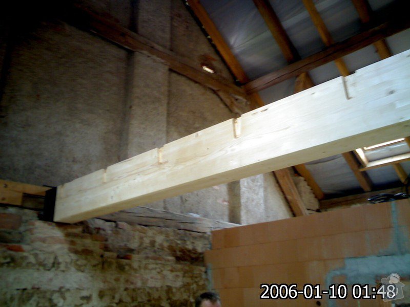 Dřevěná stropní konstrukce: FOTKY_PDA_027