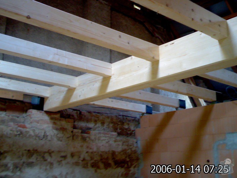 Dřevěná stropní konstrukce: FOTKY_PDA_048