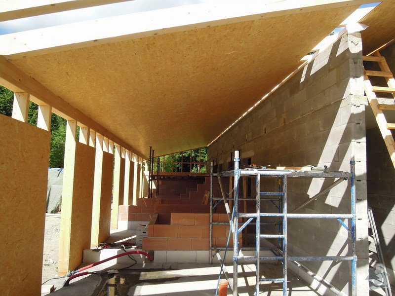 Dodávka a montáž dřevěné konstrukce a krovu rodinného domu : 7
