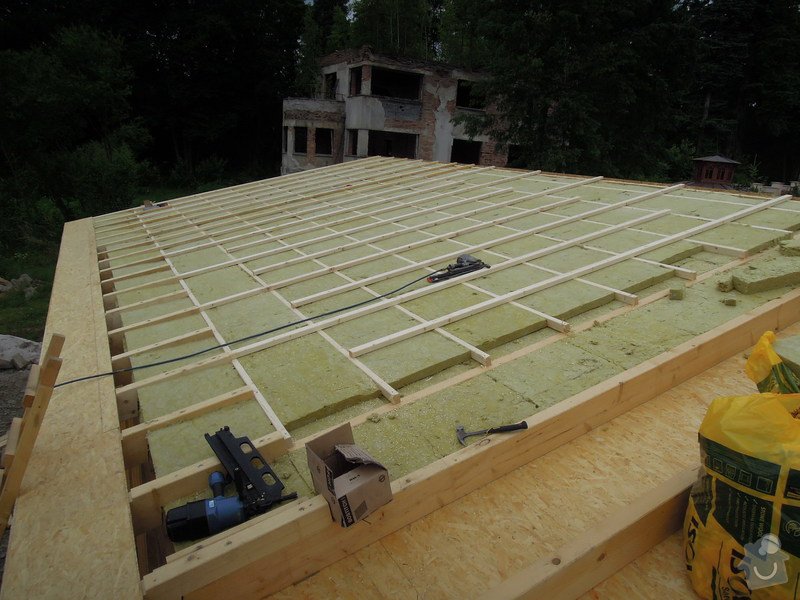 Dodávka a montáž dřevěné konstrukce a krovu rodinného domu : 11