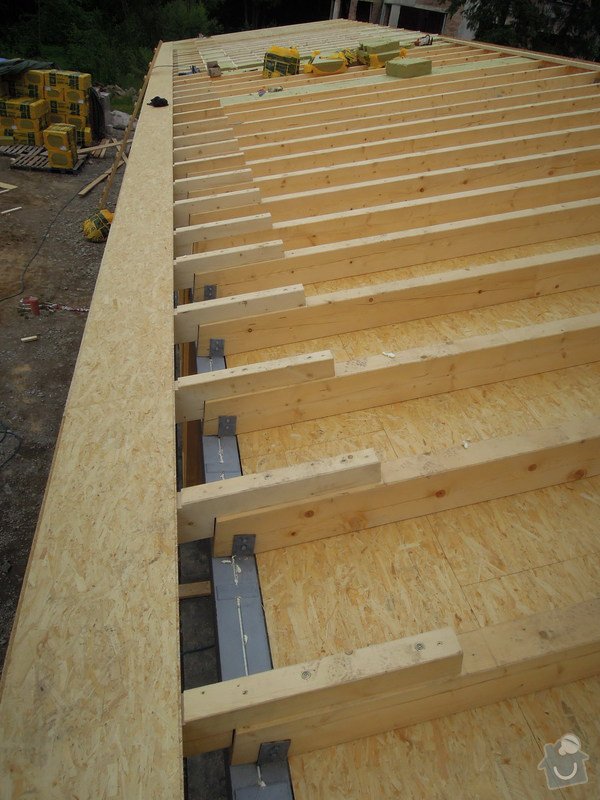 Dodávka a montáž dřevěné konstrukce a krovu rodinného domu : 13
