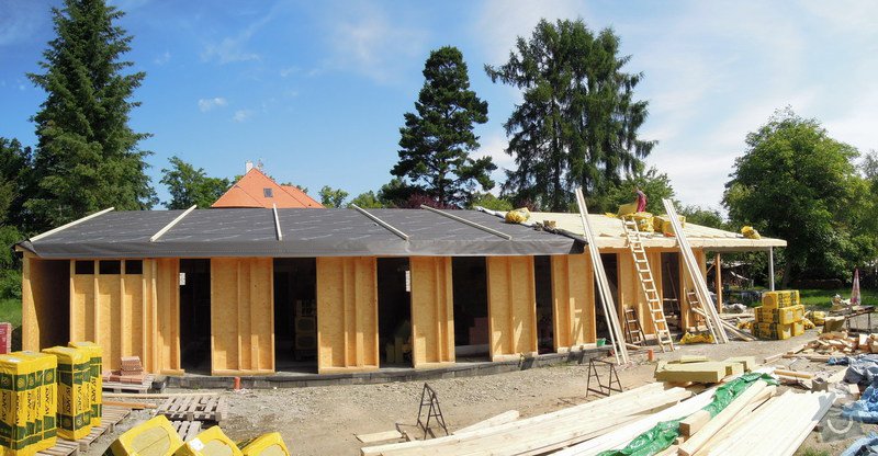 Dodávka a montáž dřevěné konstrukce a krovu rodinného domu : 22