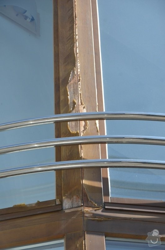 Malířské práce - ošetření dřevěných oken a dveří na administrativní budově Vyškov: DSC_8413