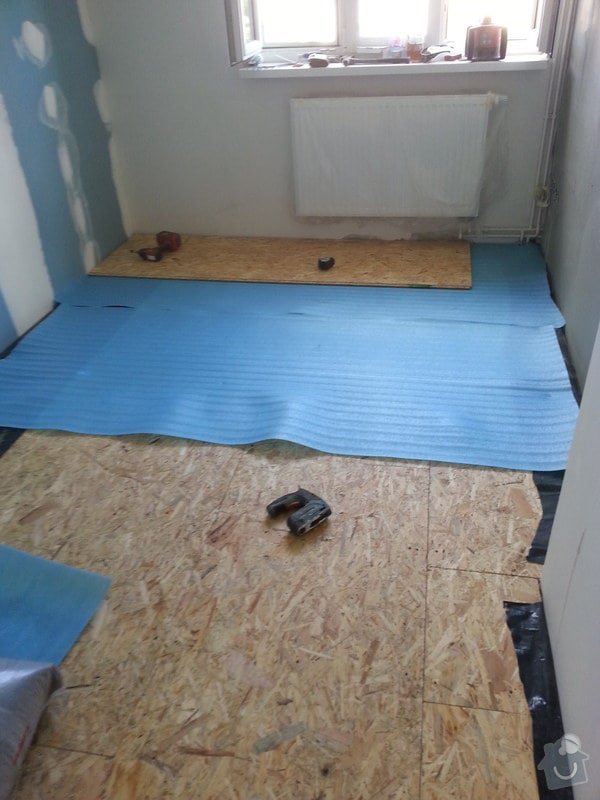 Odhlučnění stěny, nová podlaha, štukování: 20140828_150611