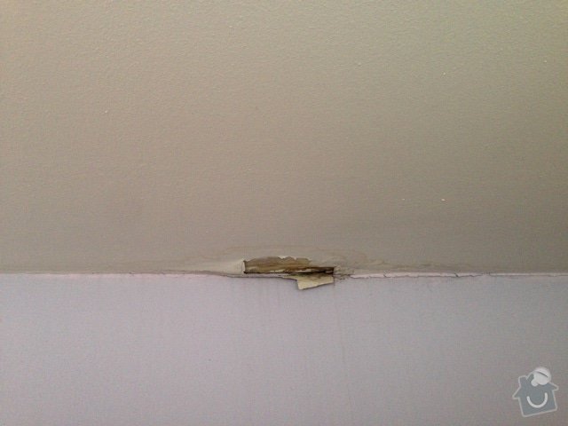 Malířské (chodba podél schodiště v mezonetovém bytě) + drobná oprava stropu: IMG_7305