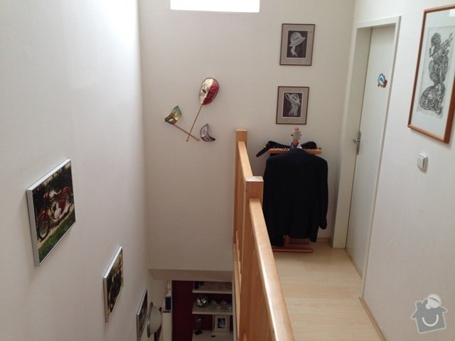 Malířské (chodba podél schodiště v mezonetovém bytě) + drobná oprava stropu: IMG_7318