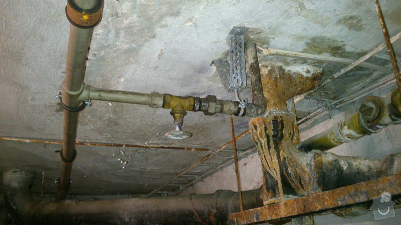 Rekonstrukce vodovodu v suterénu: DSC_0156