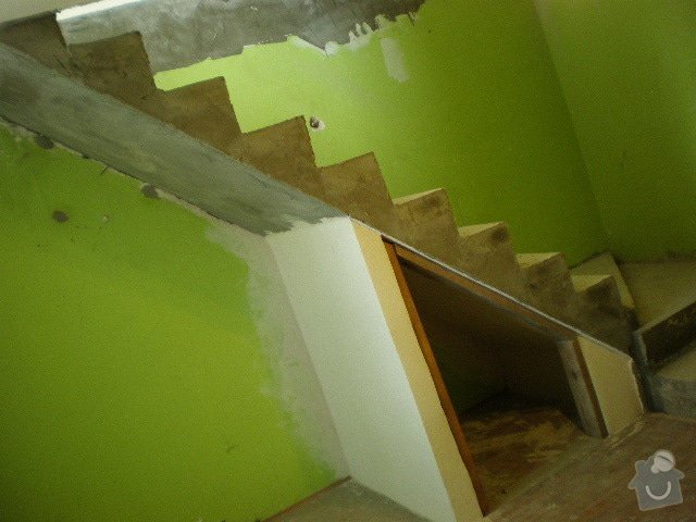Dřevěné zábradlí + obklad schodů: PA030037