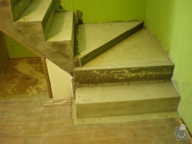 Dřevěné zábradlí + obklad schodů: PA030039