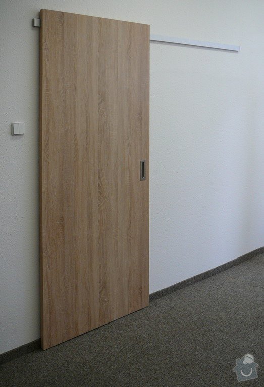 Posuvné dveře před stěnu : zasouvaci_na_hlinikove_liste
