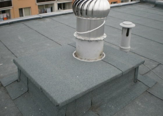 Hydroizolace střechy, oprava chodníku, fasády