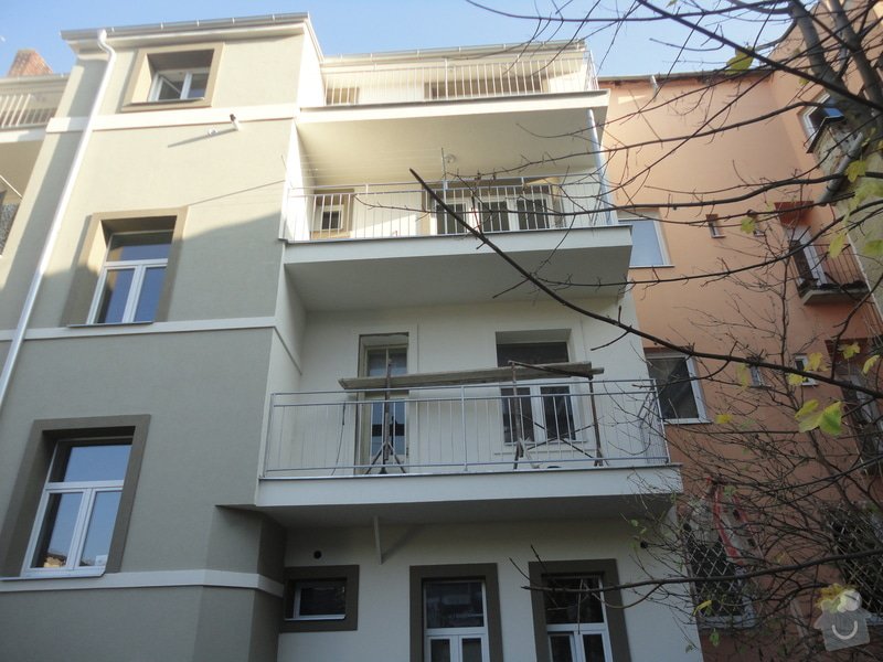 Nástavba 2 pater (4 bytů) na bytovém domě na klíč: DSC07630