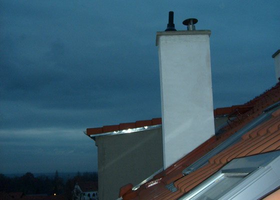 Odvětrání kanalizace nad střechu - stav před realizací