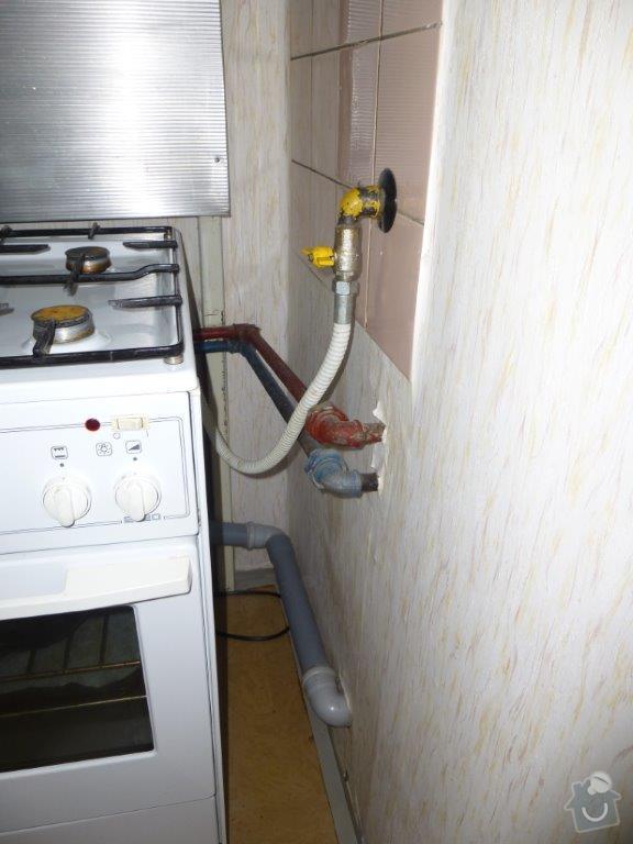 Výměna kovového ležatého rozvodu vody v panelovém bytě. : P1060144