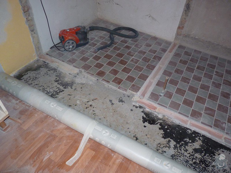 Rekonstrukci a vyrovnání betonové podlahy v kuchyni - přibližně 5,25 x 3,30 m: P1170677