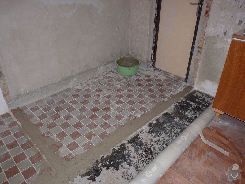 Rekonstrukci a vyrovnání betonové podlahy v kuchyni - přibližně 5,25 x 3,30 m: P1170682