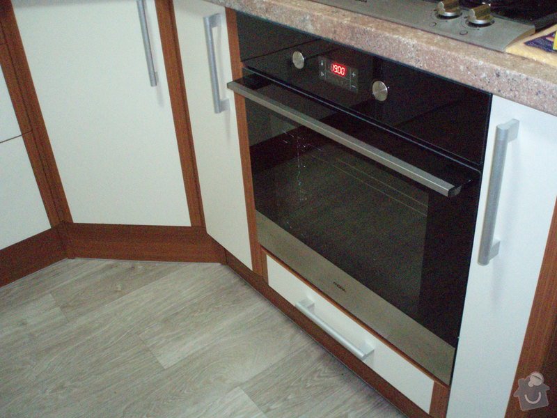 Rekonstrukce kuchyně: PC154573