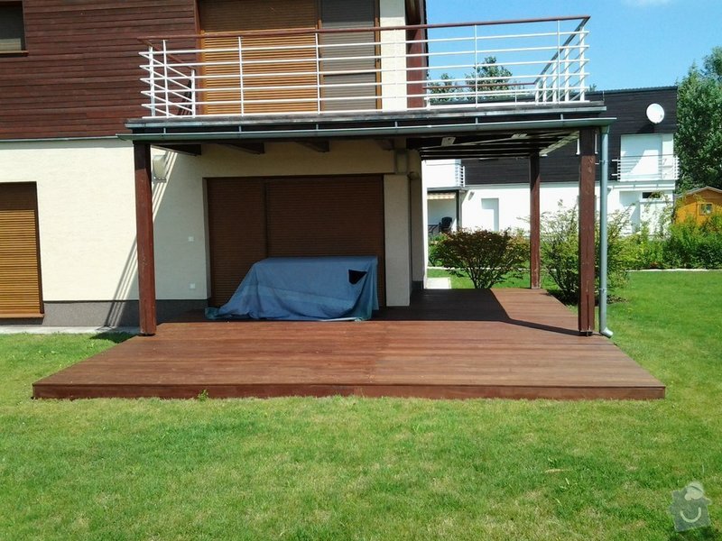 Výroba dřevěné terasy 50 m2: vzor1