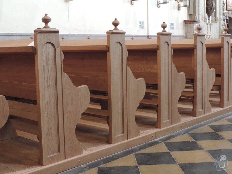 Výroba a montáž kostelních lavic: Nove_lavice_-leve_oddeleni