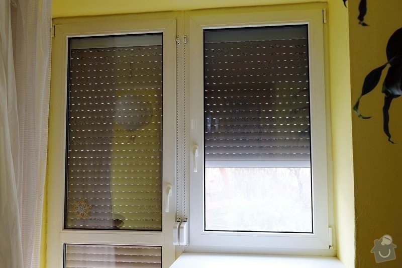 Předokenní rolety (3 okna, 1 dveře): IMG_5401f