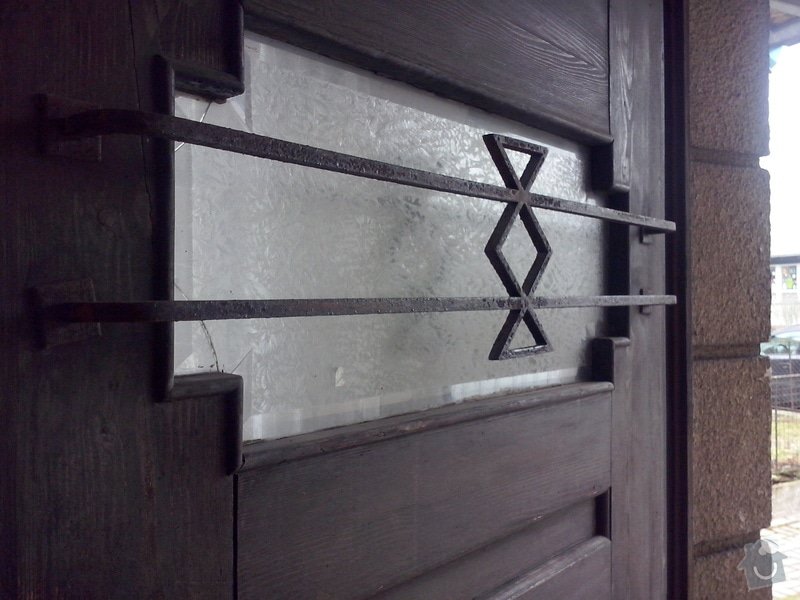 Repas dřevěných vchodových dveří: CAM00048