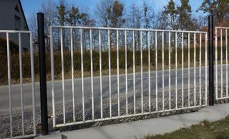 Nátěr kovového plotu - stav před realizací