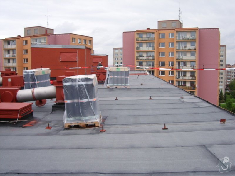 Hydroizolace plochých střech, balkonů, teras, opravy fasád, průmyslové syntetické podlahy: SL709618