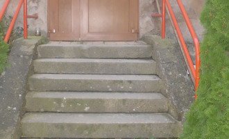 Oprava schodů u domu vedoucích na zahradu - stav před realizací