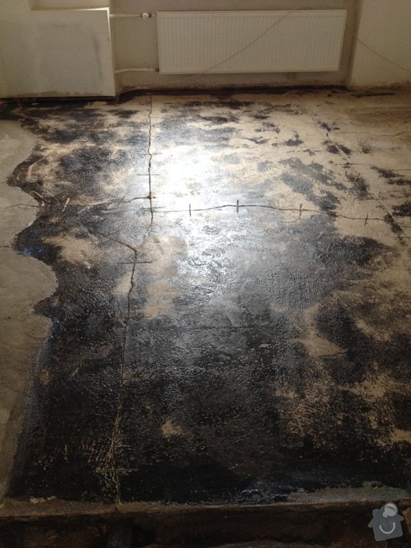 Úprava problematického betonu, vyrovnání podlahy, pokládka lepeného vinylu, obklad shodiště : IMG_3903