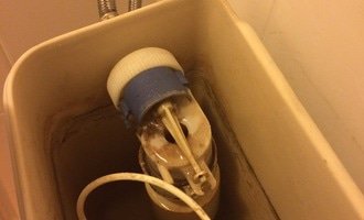 Oprava WC - napouštěcí/vypouštěcí ventil - stav před realizací