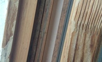 Renovace (oprava, lakování) dřevěných eurooken - stav před realizací