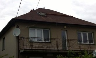 Rekonstrukce střechy - krytina, okapy