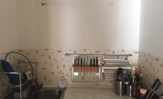 Vymena kuchynske desky + oprava spadle skrinky - stav před realizací
