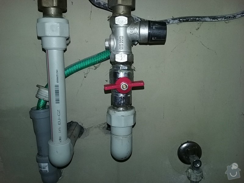 Opravit pojistny ventil pred bojlerom: 20150710_224025_1_