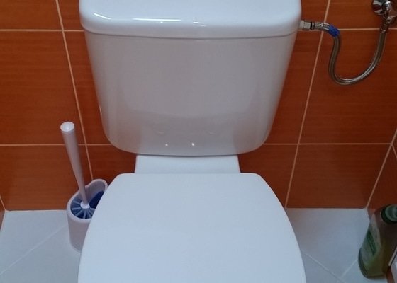 Výměna nádržek u 2 WC - stav před realizací