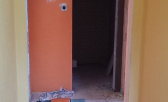 Rekonstrukce podlah, stěn, dveří