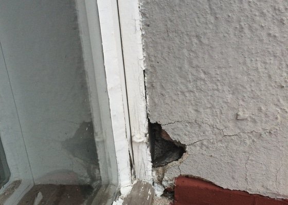 Oprava 2 špaletových oken, Hradec Králové - stav před realizací