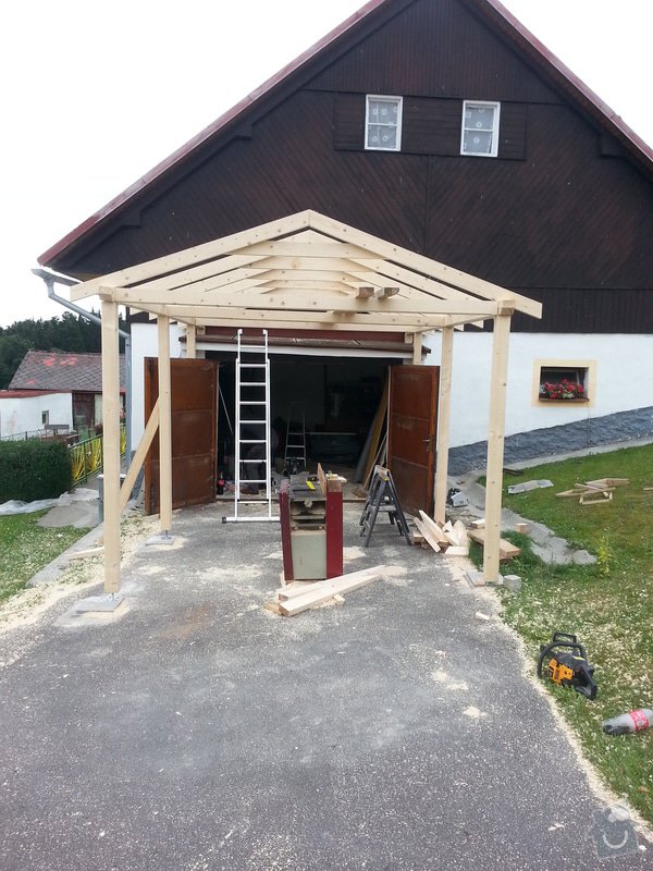Stavba dřevěného přístřešku se sedlovou střechou rozměru 500x300: 059