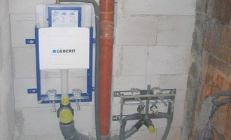 Rozvod vody, ústředního topení a montáž plynu 