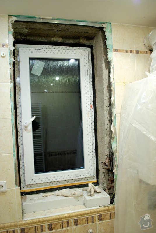 Oprava koupelny po rekonstrukci rozvodů a po osazení okna: koupelna05
