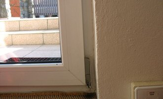 Oprava pantů na balkonových dveřích - stav před realizací