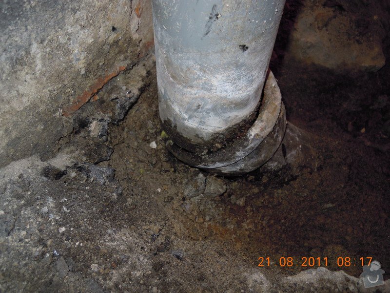 Oprava spodních rozvodů kanalizace v RD: DSCN0911
