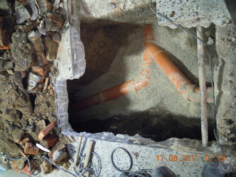 Oprava spodních rozvodů kanalizace v RD: DSCN0898