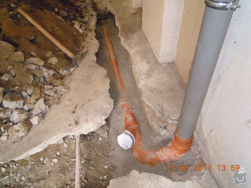 Oprava spodních rozvodů kanalizace v RD: DSCN0906