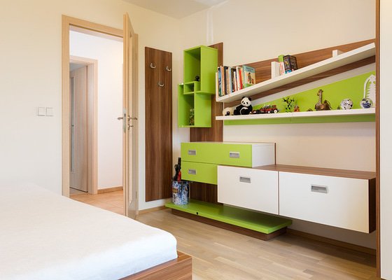 Chlapecký pokoj s akcentem zelené