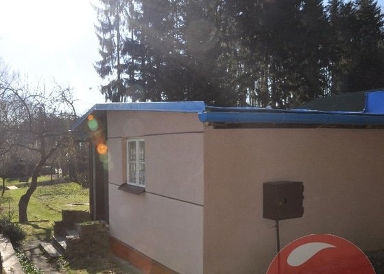 Nátěr plechové střechy cca cca 25 m²(přízemní budova) 